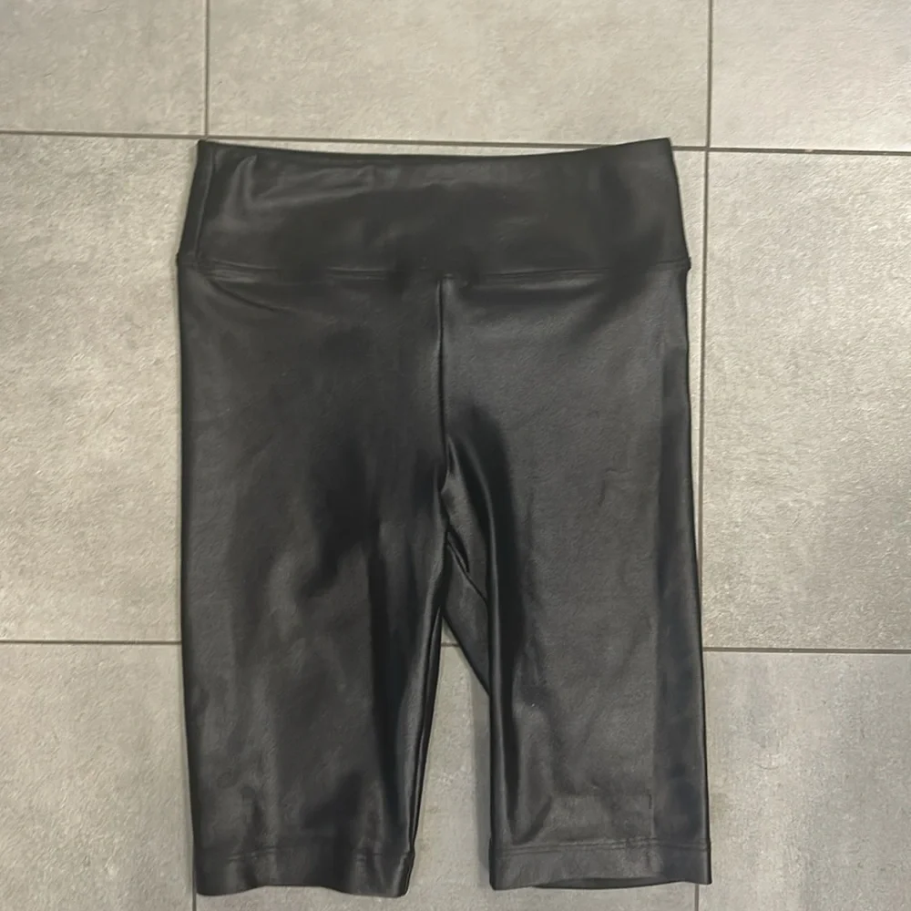 Koral Glossy Bike Shorts - Picture 4 of 9
